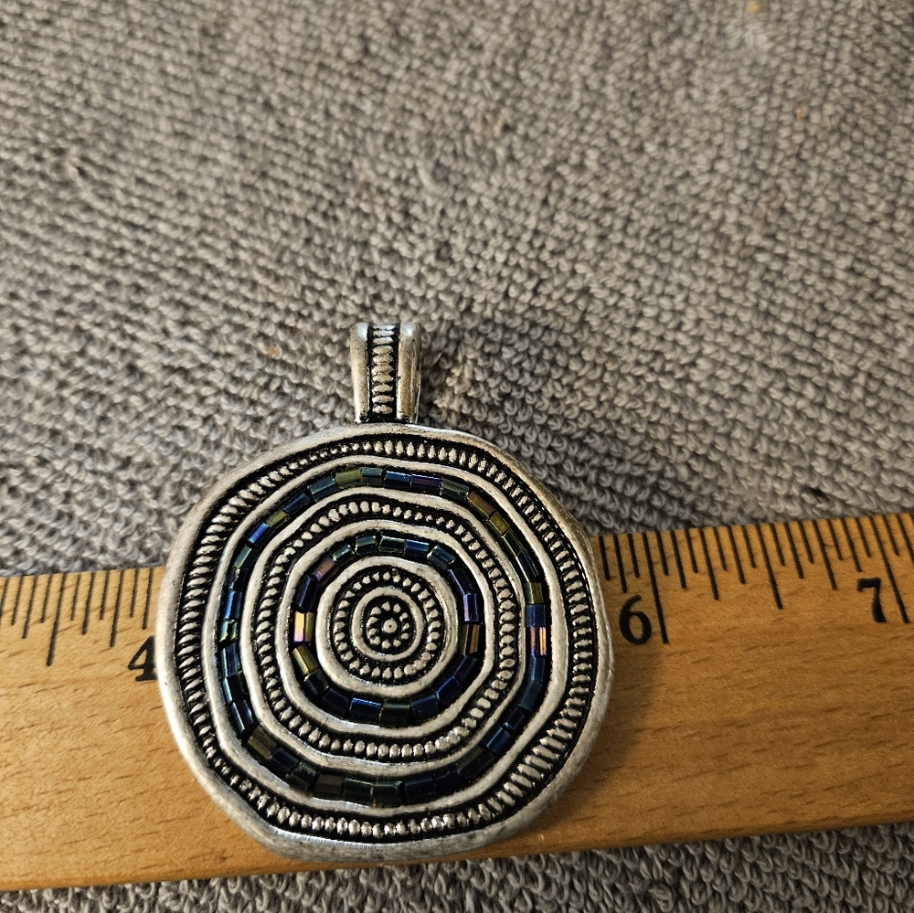 Premier Designs Silver Magnetic Multi Colored  Pendant Enhancer Seaside - Picture 4 of 9